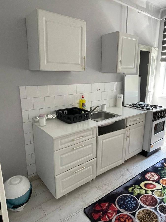 Downtown Apartman Near City Center & Miskolc Plaza Екстер'єр фото